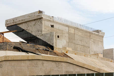 Construction of a road bridge in Kirishi across the Volkhov River.