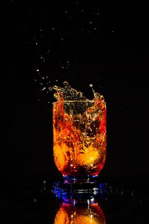 whiskey splashの写真素材