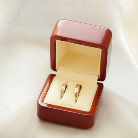Wedding bands in the boxの写真素材