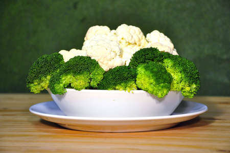 brokoli and cauliflower in plateの写真素材