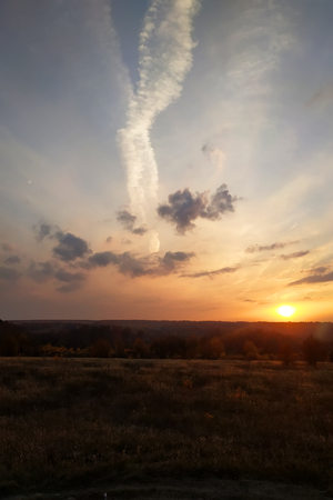 This is how the sun sets in the field in the late autumn of the year 2018の写真素材