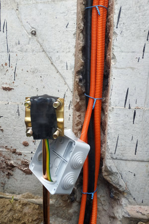 Auxiliary electrical connection to earth or its equivalent of metal non-conductive parts, connection...