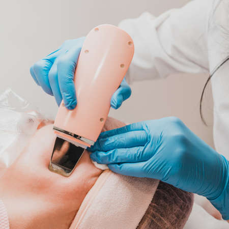 Ultrasonic facial cleansing, moisturizing, restoring and smoothing wrinkles. new