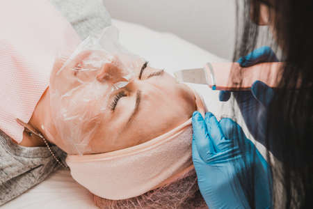 Cleansing the face from keratinized epithelium, excess fat, blockages of the sebaceous glands,...