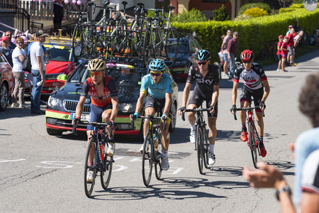 Giro d'Italia 2017 05/21/2017 ( Italy ): Pictures of the Giro d'Italia one of the most important cycling competitions in the world. Public can stand next to the route supporting and taking photosのeditorial素材