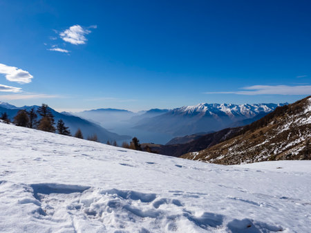 Winter landscape of Lake Comoの写真素材