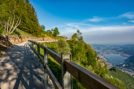 Path on Coltiglione mountain on Lake Comoの写真素材