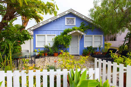 View Small House Suburban, Los Angeles, California, USAのeditorial素材