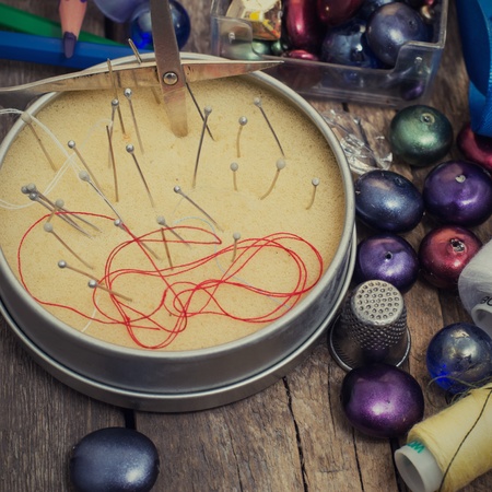 stand for needles and thread