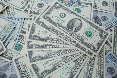 banknotes to two and one hundred USD