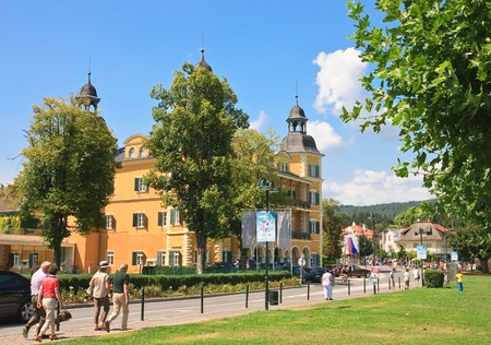 Hotel Falkensteiner Schlosshotel Velden. Resort Velden am Worthersee. Austriaのeditorial素材