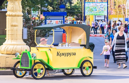 Decorative car to trade hot corn. Moscowのeditorial素材