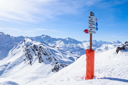 Pointers to the track in the ski resort  Val Thorens.  Franceの写真素材