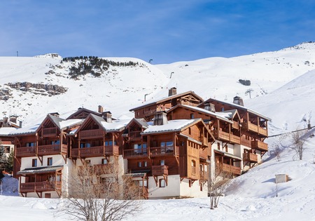 Chalet on the slopes of the valley Val Thorens. Ski resort  Val Thorens. Franceのeditorial素材