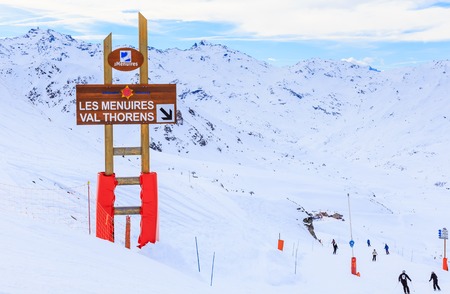 Pointers to the track in the ski resort Val Thorens. Franceの写真素材