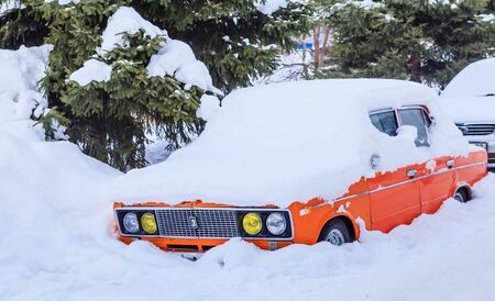 Car covered with snowのeditorial素材