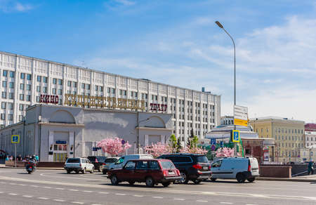 View of the buildings of the Khudozhestvenny cinema on Arbat Square. In the background, the General Staff of the Armed Forces of the Russian Federation. Moscow, Russia.のeditorial素材