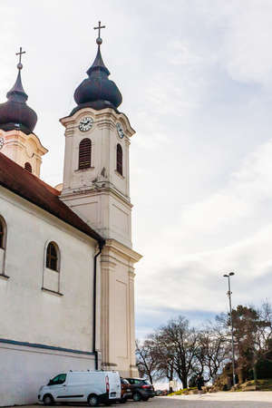 Tihany village on shores of Lake Balaton, Tihany Peninsula, Hungary. 17th century Baroque church built on site of the 10th century Benedictine Abbey.のeditorial素材