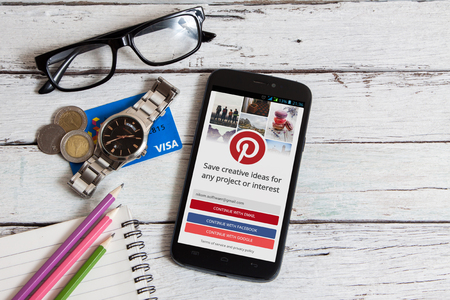 BANGKOK,THAILAND - March 25,2016: Pinterest is a pinboard-style photo-sharing website that allows users to create and manage theme-based image collections like のeditorial素材