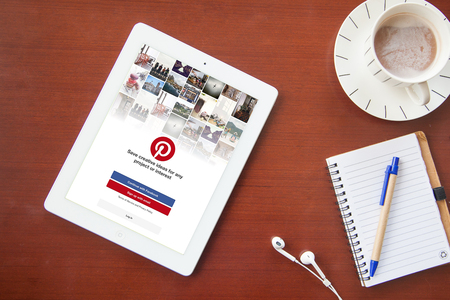 bangkok, thailand - June 17.2016:  Pinterest is a pinboard-style photo-sharing website that allows users to create and manage theme-based image collections like events, interests, and hobbiesのeditorial素材