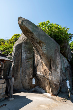 Meoto Iwa (Married Couple Rocks) in the Grounds of Senkoji Temple, Onomichi City, Hiroshima Prefecture, Japanの写真素材