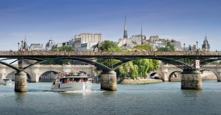 The Pont des Arts or Passerelle des Arts, bridge across Seine river in Paris, France   のeditorial素材