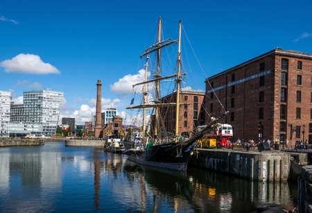 A three masted ship in the historic Albert Dock, Liverpool.の写真素材