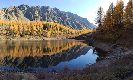 view of a quiet lakeの写真素材