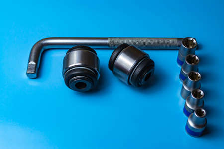 Salinblock car and stars auto keys on a blue background