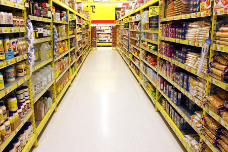 Grocery store shelvesのeditorial素材