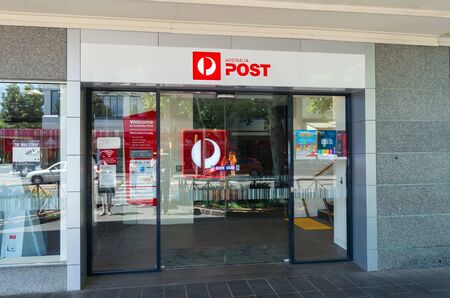 Bendigo, Australia - October 28, 2018: modern Australia Post office on Williamson Street in central Bendigo. Australia Post is a publicly owned postal service.のeditorial素材