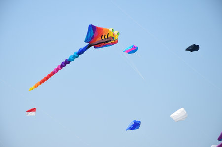 CHA- AM BEACH - MARCH 28: Thailand International Kite Festival on March 28,2015 in Cha- am beach, Phetchaburi province, Thailandのeditorial素材