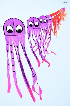 CHA- AM BEACH - MARCH 28: Thailand International Kite Festival on March 28,2015 in Cha- am beach, Phetchaburi province, Thailandのeditorial素材