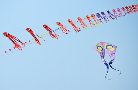 CHA- AM BEACH - MARCH 28: Thailand International Kite Festival on March 28,2015 in Cha- am beach, Phetchaburi province, Thailandのeditorial素材