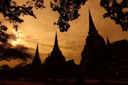 Silhouette of Wat Phra Sri Sanphet ,  Ayutthaya Historical Park , Thailandの写真素材