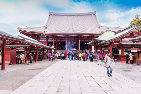 sensoji temple - 2014 November 5 : Sensoji (also known as Asakusa Kannon Temple) is a Buddhist temple located in Asakusa. It is one of Tokyo's most colorful and popular templesのeditorial素材
