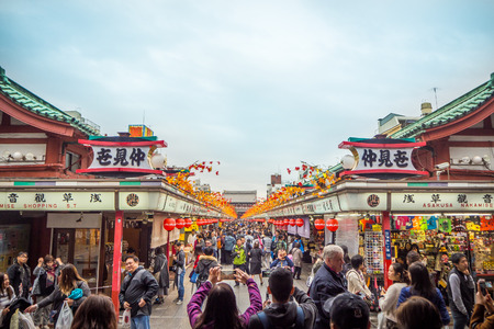 25 OCTOBER 2017 : SensÅ-ji is an ancient Buddhist temple located in Asakusa, Tokyo, Japan.のeditorial素材