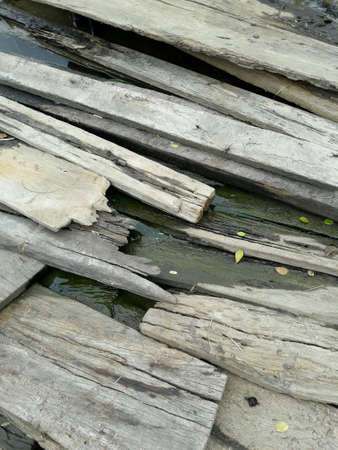 Soak the wood to prevent termiteの素材