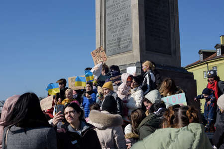 Warsaw. Poland. Castle Square. 03.18.2022. Anti-war rally of Ukrainian women whose husbands remained in Ukraine.のeditorial素材