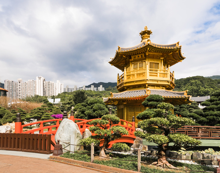HONG KONG , HONG KONG  : JANUARY 5, 2017: Golden Pavilion on JANUARY 5,2017 at Nan Lian Garden in Hong Kong.のeditorial素材
