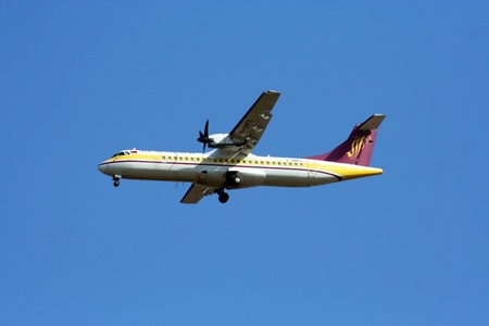 ATR72, 72-200 airmandalay landing at chiangmai airport, flight from yangoon, myanmarのeditorial素材