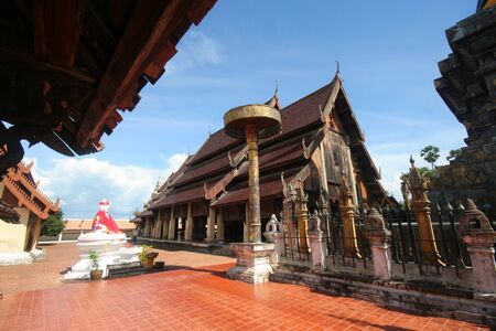 Wat Phra That Lampang Luang, Lampang, thailandの写真素材
