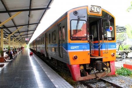 Loco train from chiangmai to nakhonsawan, photo on chiangmai railway stationのeditorial素材