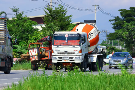 Chiangmai, Thailand - October 3, 2014: Cement truck of PPS Concrete company. Photo at road no.121 about 8 km from downtown Chiangmai, thailand.のeditorial素材