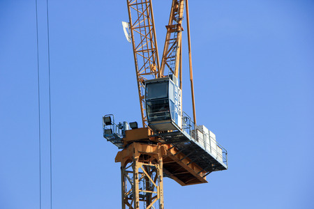 CHIANGMAI, THAILAND - JANUARY 2 2015: QLCM Tower crane for Construction condominium near Chiangmai bus station. Photo at Chiangmai, Thailand.のeditorial素材