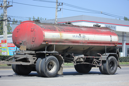 CHIANGMAI, THAILAND -OCTOBER  16 2015:   Oil Truck of Sa Nga Transport. Photo at road no.1001 about 8 km from city center, thailand.のeditorial素材