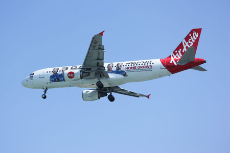 CHIANGMAI, THAILAND -DECEMBER 16 2015:  HS-ABC Airbus A320-200 of Thaiairasia. landing to Chiangmai airport from Bangkok Suvarnabhumi.のeditorial素材