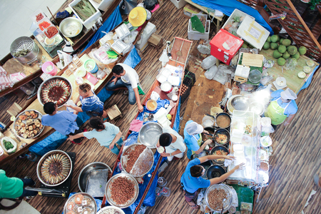 CHIANGMAI, THAILAND - AUGUST 12  2016:  Amphawa Floating Market in Central Festival Chiangmai. New Business Plaza of Chiangmai. About 3 Km. from Chiangmai City, Thailand.のeditorial素材