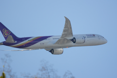 CHIANG MAI, THAILAND -OCTOBER 6 2017: Boeing 787-900 Dreamliner HS-TWB of Thaiairway. Take off from Chiangmai airport to Bangkok Suvarnabhumi, thailand.のeditorial素材