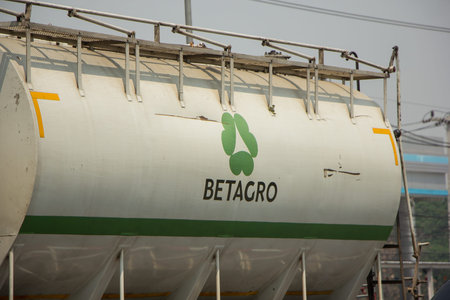 Chiangmai, Thailand -  March  23 2020: Animal food Tank Truck of Betagro Transport.   On road no.1001, 8 km from Chiangmai city.のeditorial素材